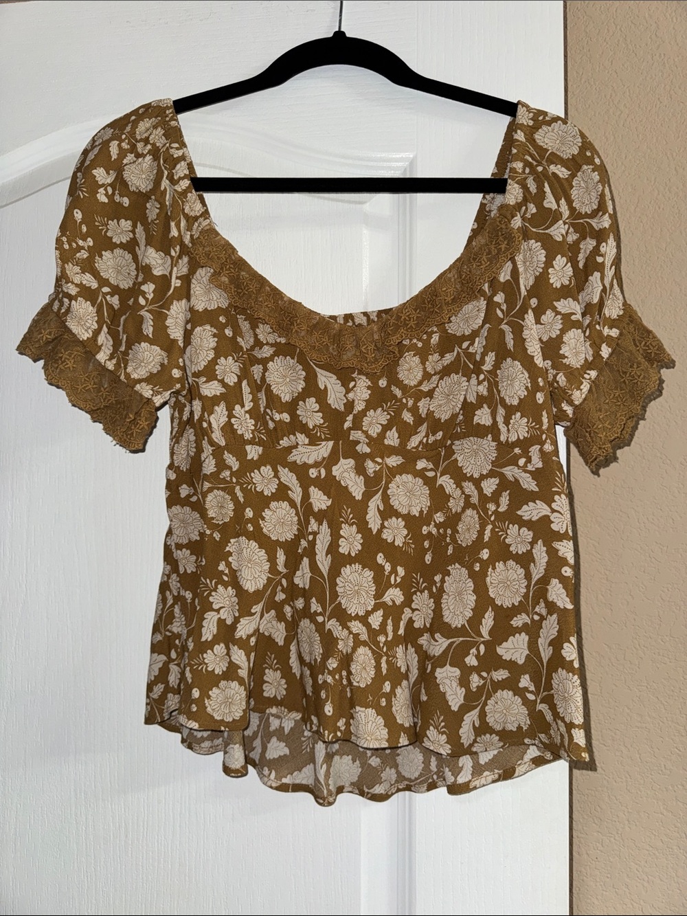 American Eagle Outfitters Mustard Brown Floral Scoop Neck Blouse